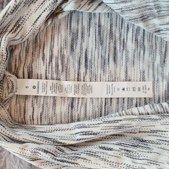 ❌️SOLD❌️ Lululemon Moment to Movement 2-in-1 Tank - Picture 10 of 10